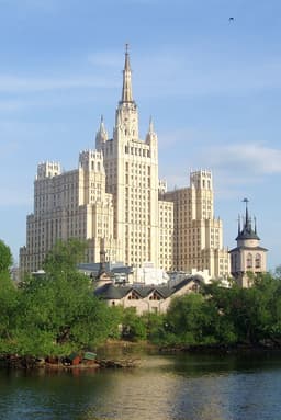 Высотка на Кудринской площади