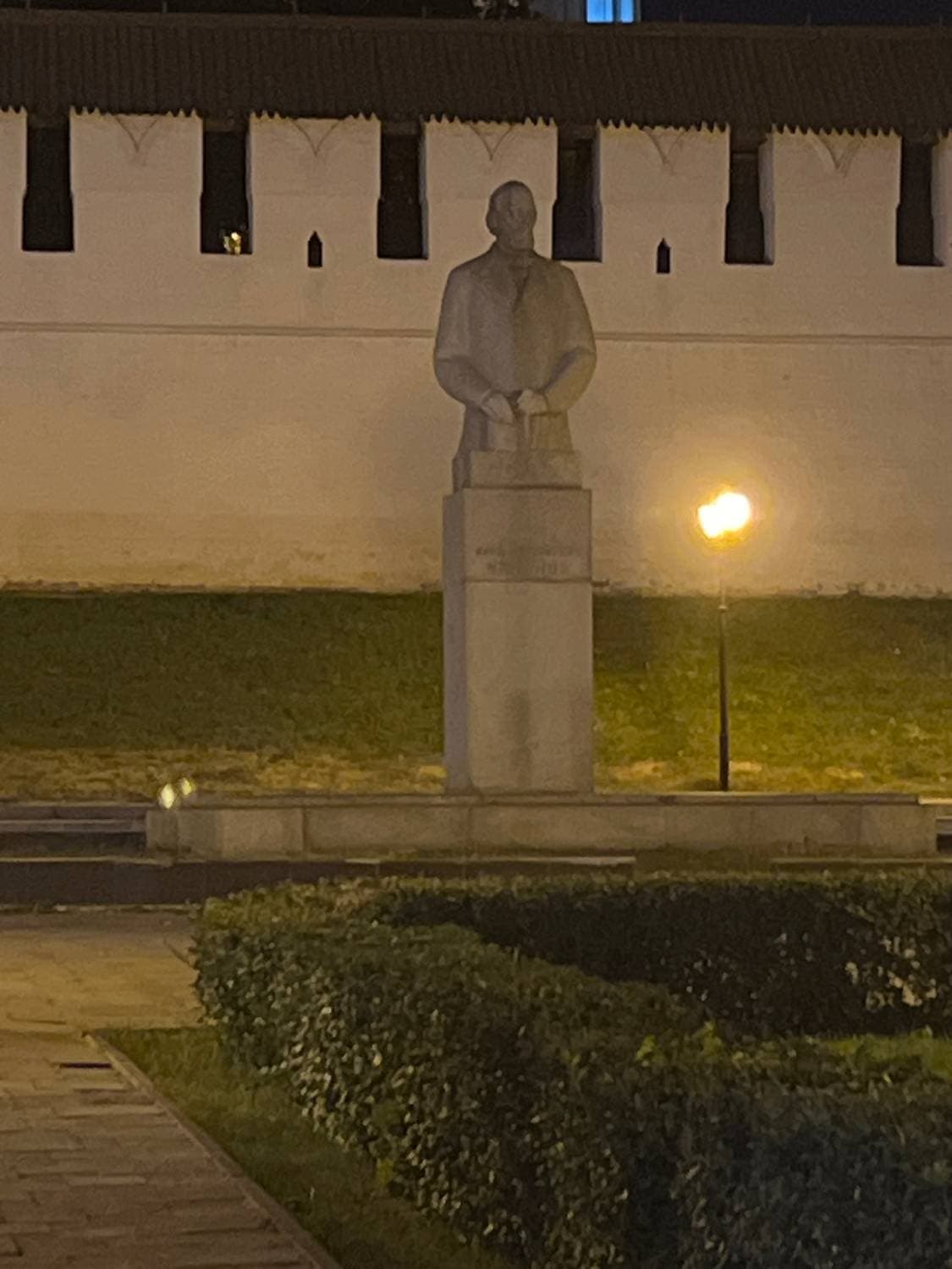 Октябрьская площадь