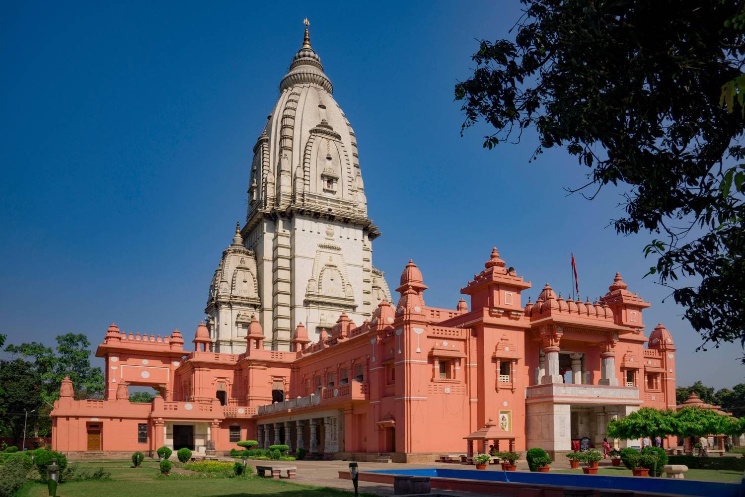 Shri Kashi Vishwanath Temple