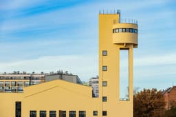 Водонапорная башня и канатный цех завода «Красный гвоздильщик»