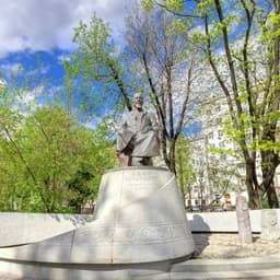 Памятник казахскому поэту Абаю Кунанбаеву