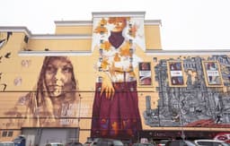 Стрит-арт во дворе ТРК «Атриум»