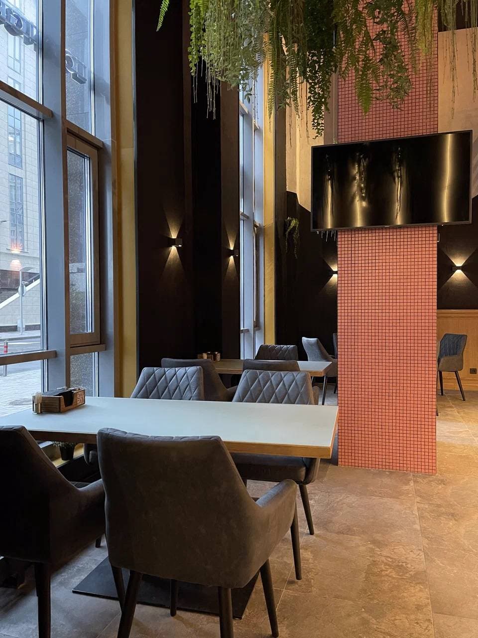 Side Lounge
