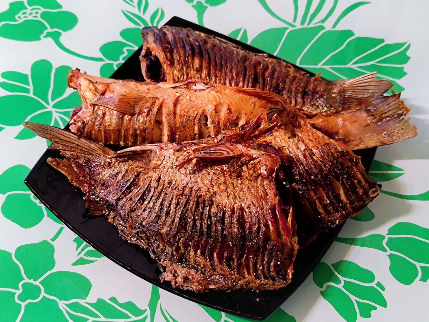 воскресенье и снова рыбка 😅😋
Думаю, всё - пока наелась ...
🤔 но это не точно 😊