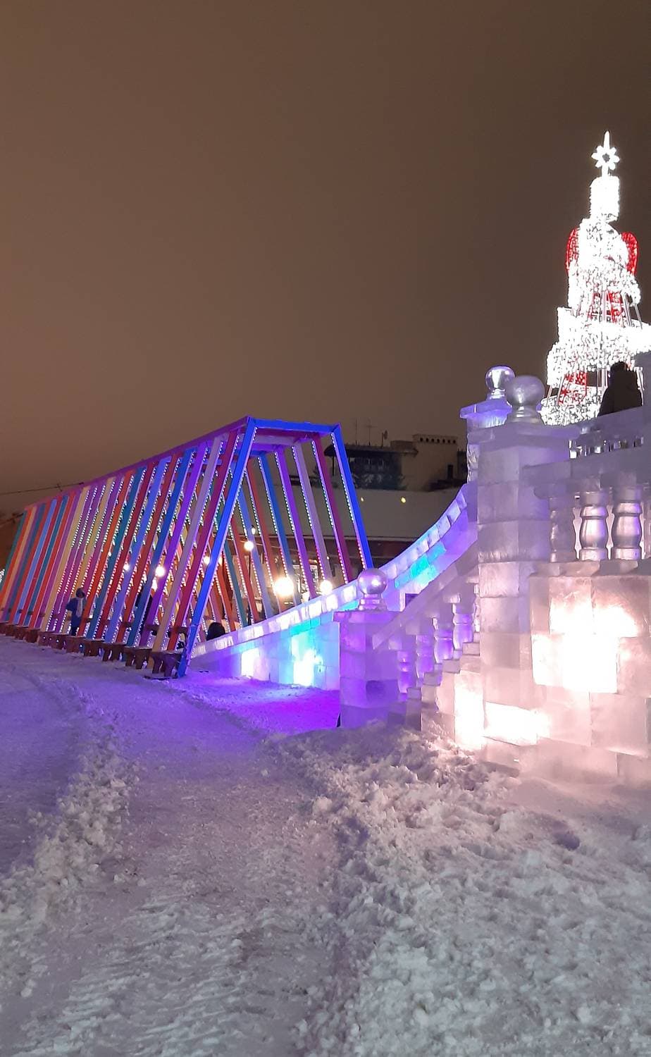 Прокатимся?)