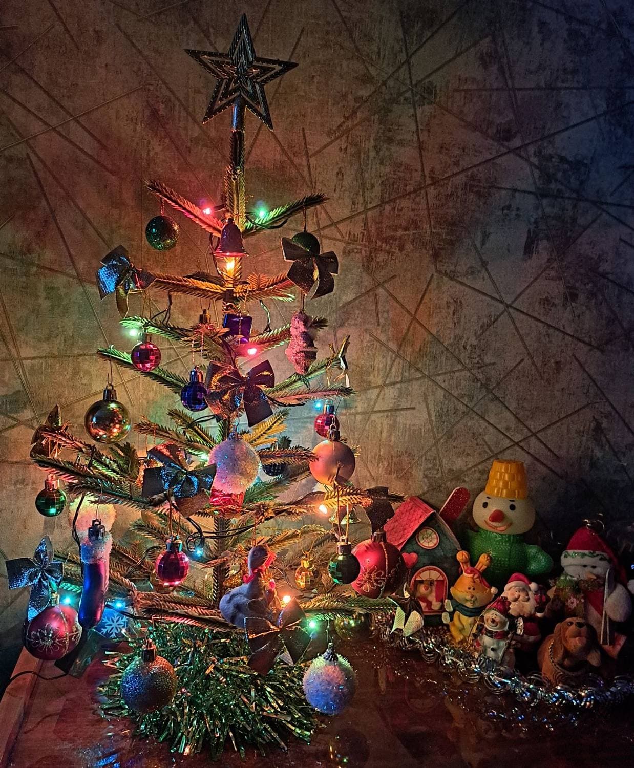 С Новым годом и наступающим Рождеством! Мира, добра и исполнения желаний🎄🎉❄️
