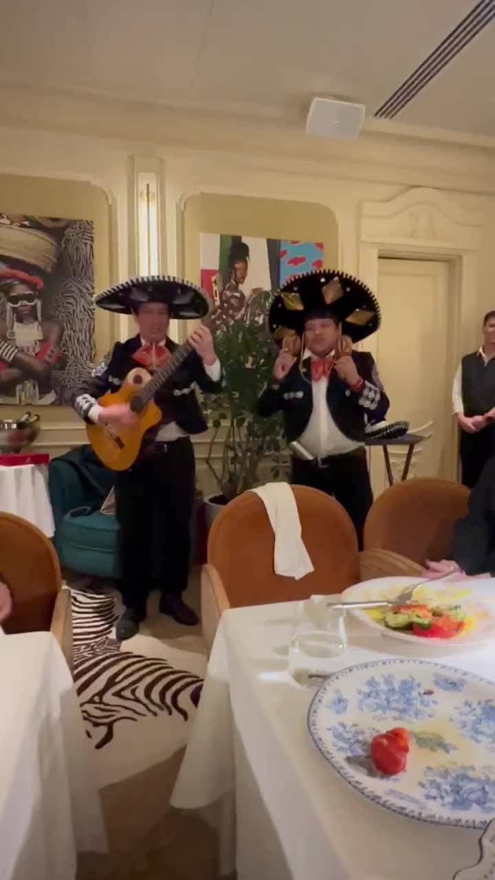 Подарок от мамы 🎼🎹🪕😁💃🏻