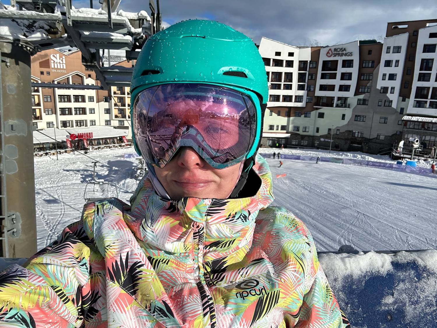 Помчали ⛷️
Утро на горе. Любуюсь солнышком и прекрасным видом🥰