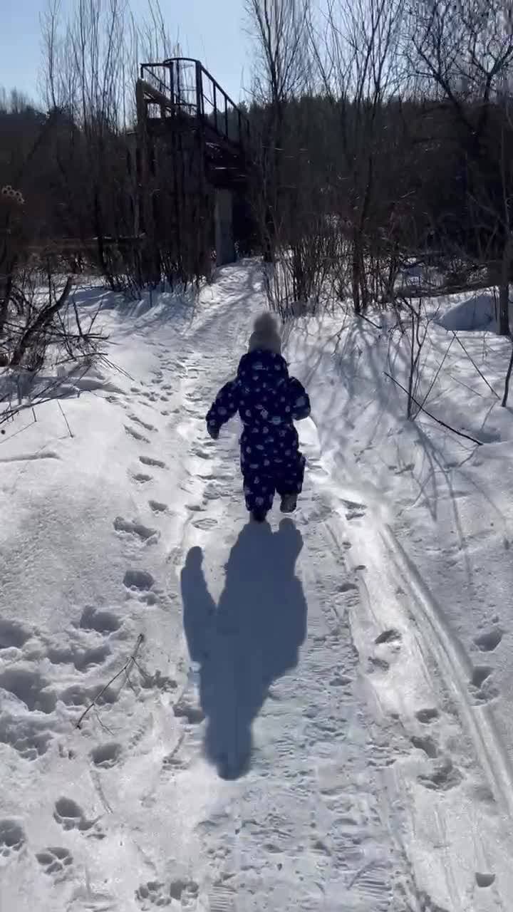 Этот прекрасный зруст снега под ногами и шуршание штанов 😍 
Погода прекрасная и мы тоже ☺️☀️

#скоровесна