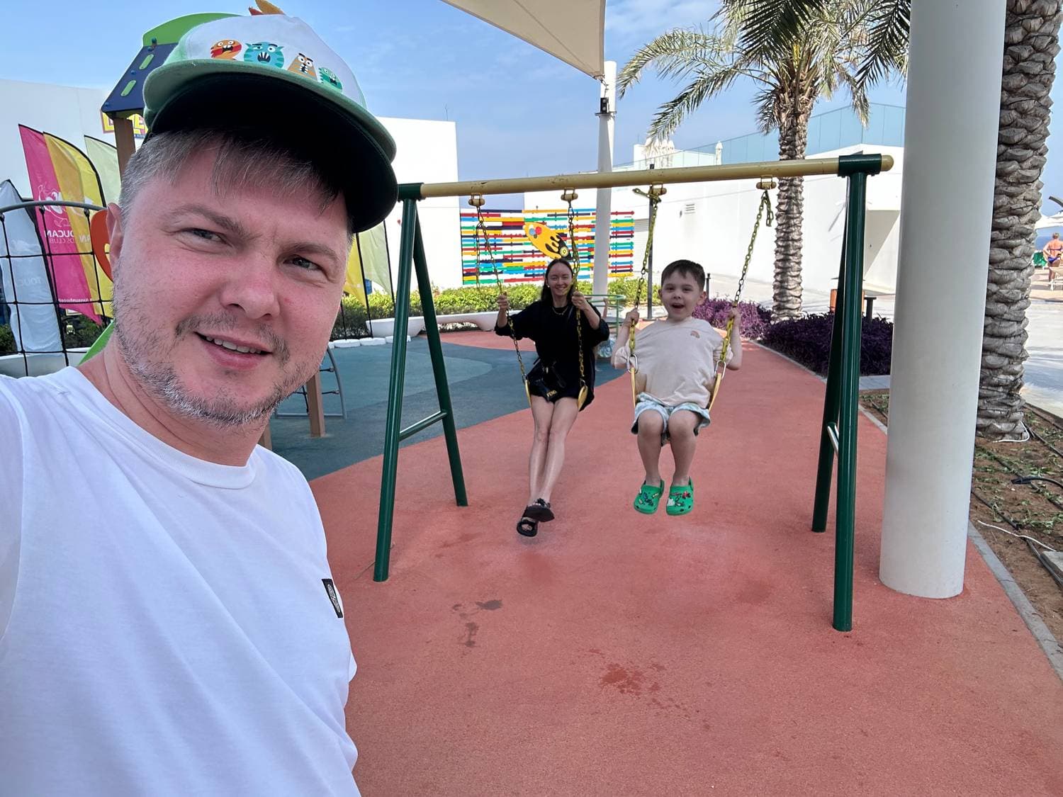 Освоили детскую площадку все!