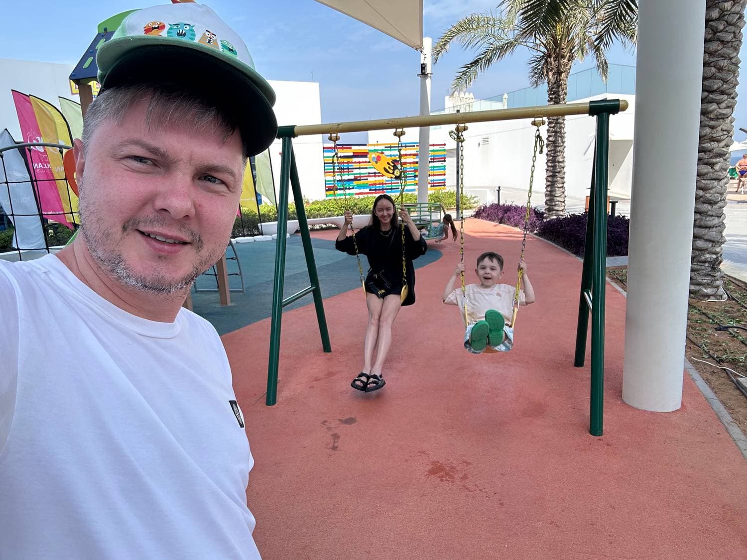 Освоили детскую площадку все!