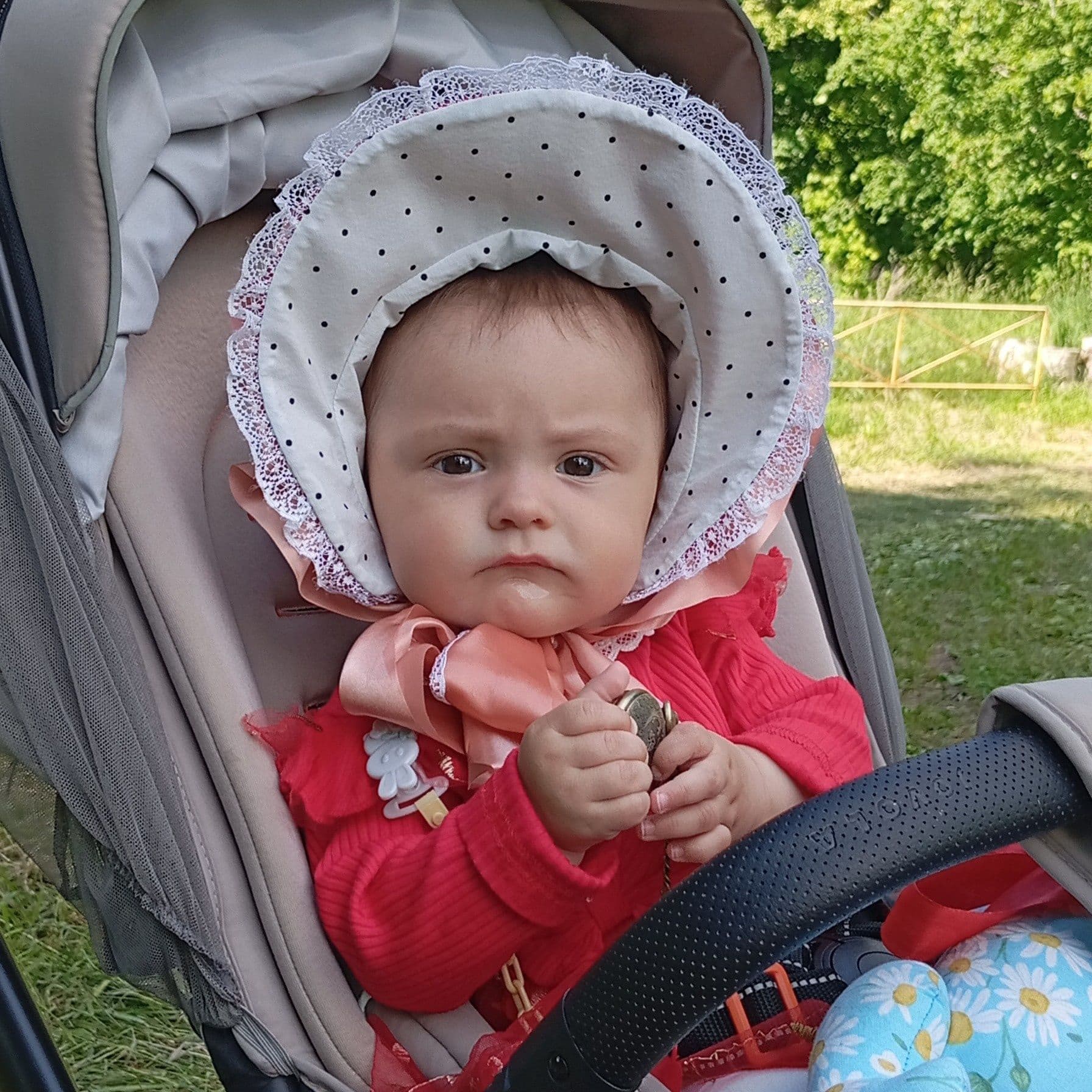 ✨сегодня гуляли по парку Ганибалов😇, мама для Елизаветы сшила кокошник, маленькая барышня❤‍🔥
