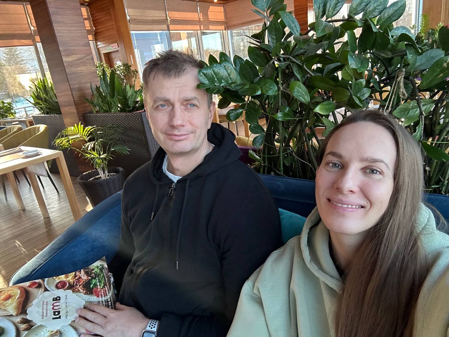 Солнечно так сегодня ☀️ решили прогуляться🥰