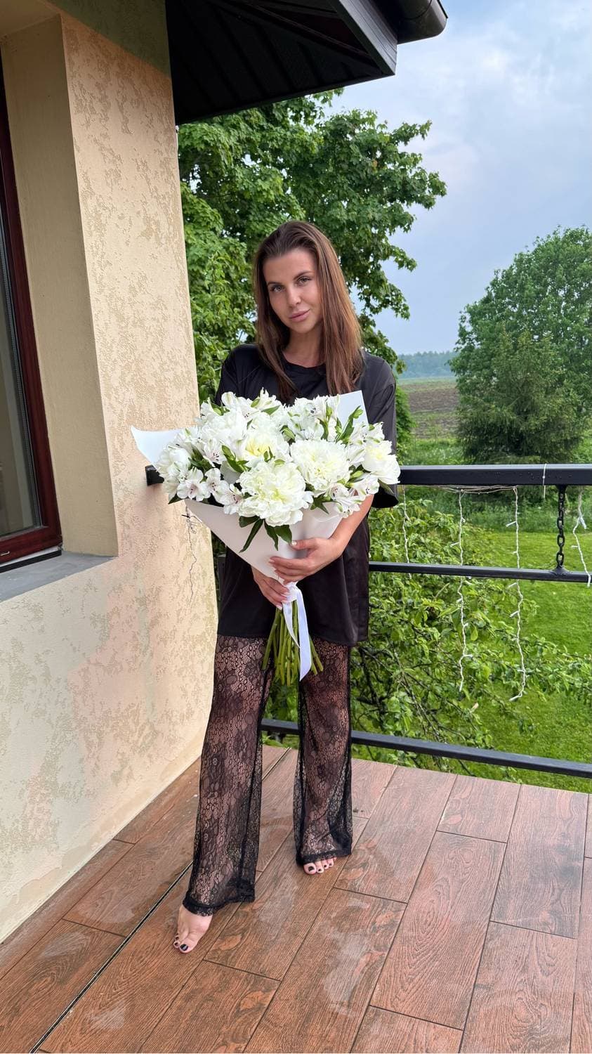 🎁🎂🥂🌸🥂🥳
