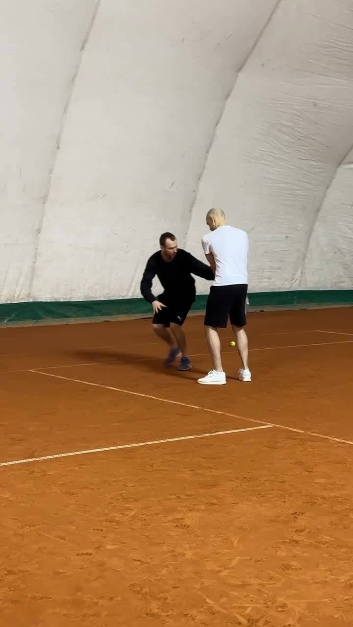 Сегодня на теннисе 🎾🐇 Опробуем опробовали мой подарок Максиму на 14 февраля