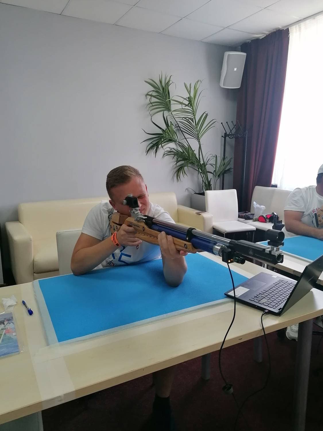 Умеете стрелять?