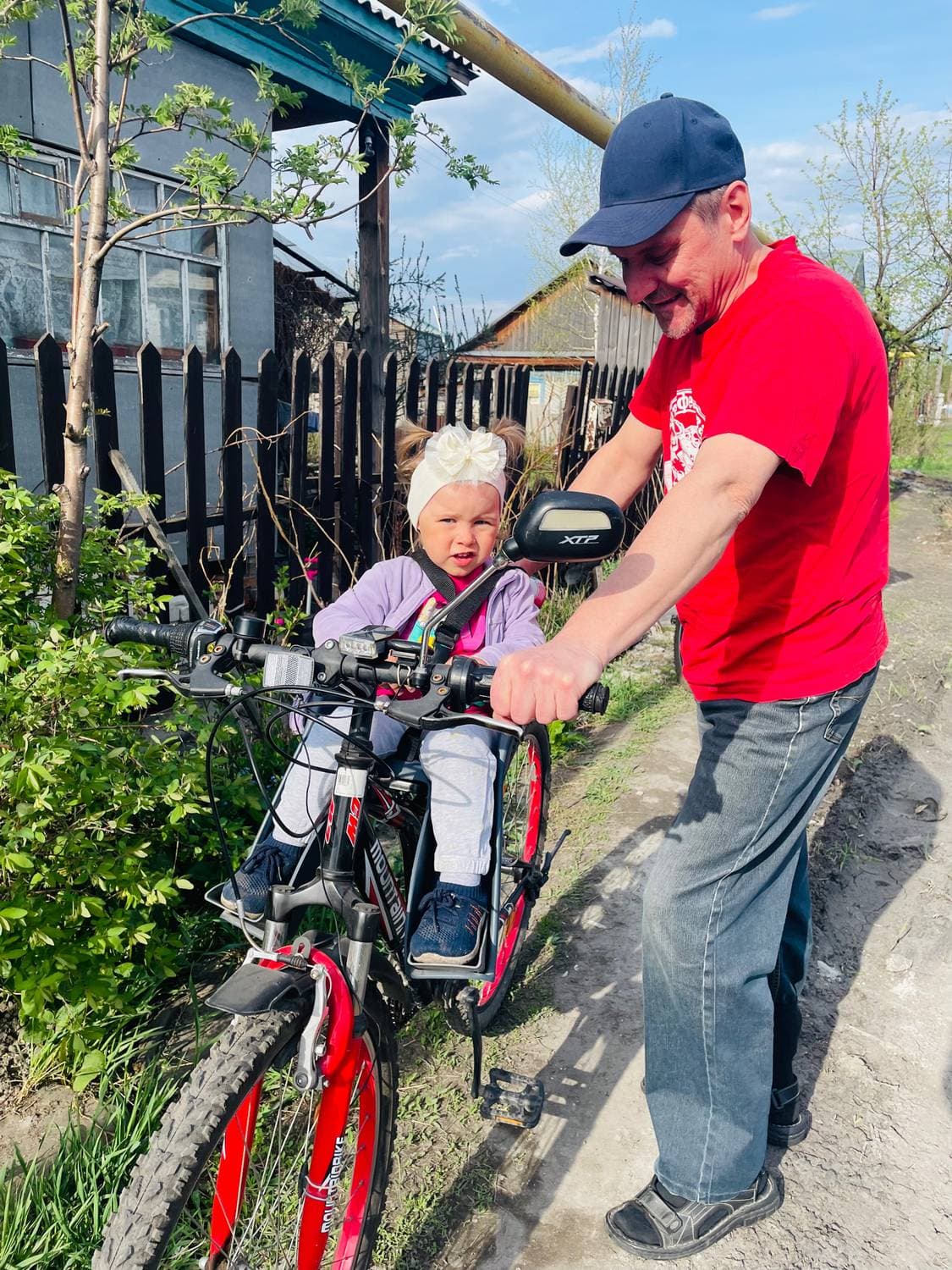 🥳🥳🥳🥳🥳
Вот так быстро пролетело 2 года 😨
Алиса выросла, не устаю ей удивляться 💖

Погоди, не спеши… Ты успеешь стать взрослой, дай нам с папой насладиться этим мгновением…