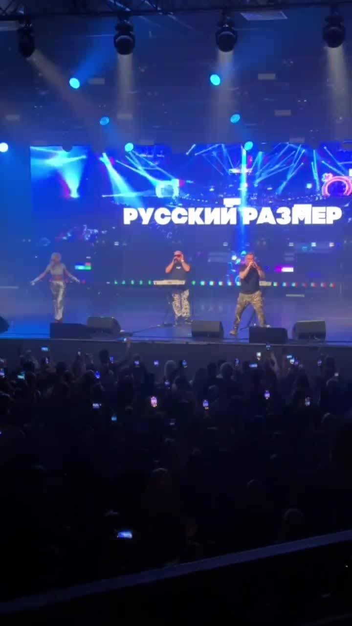 Ребята зажгли, зал принял на УРА! Особенно приятно удивила публика, было очень комфортно находиться и танцевать.