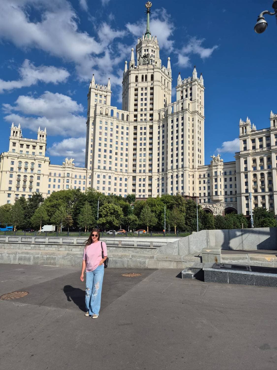 📍Москва , на фоне нашего дома