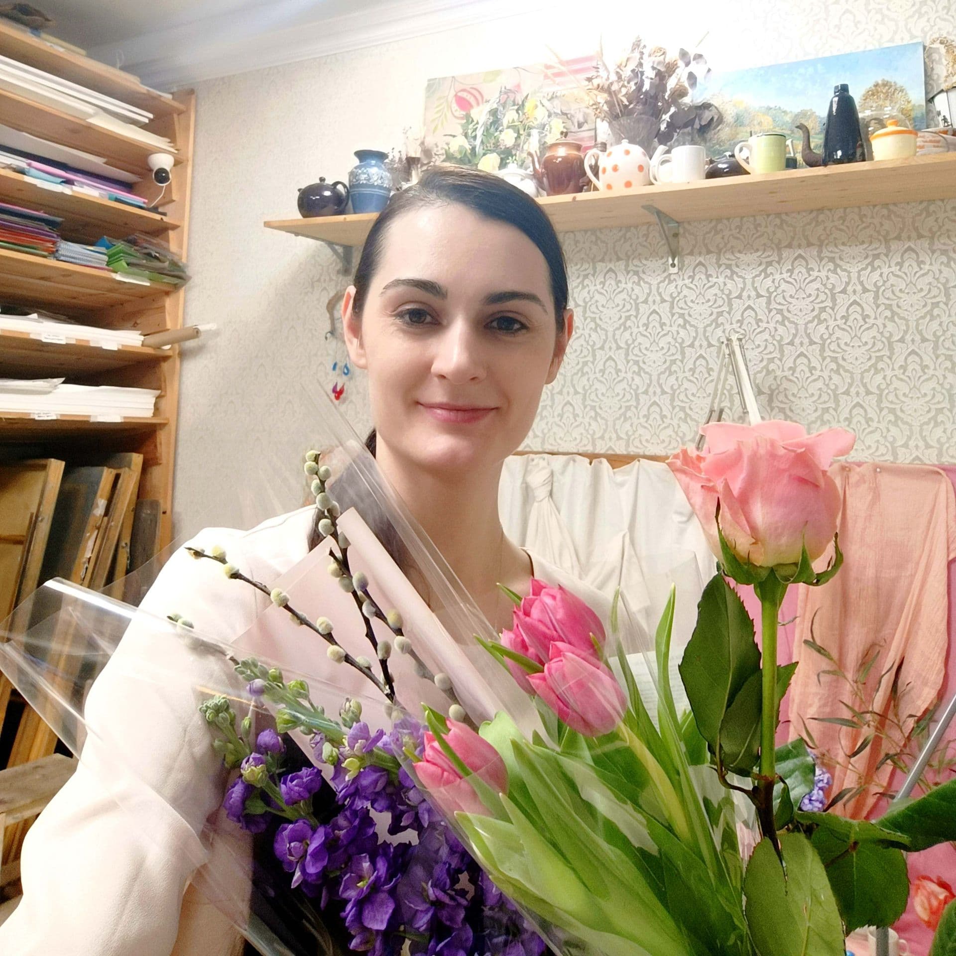 Невероятно приятно проводить занятия 8 Марта 🩷 
спасибо дорогим ученикам за поздравления!🤗