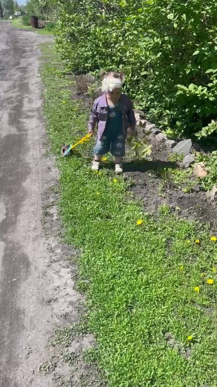 Когда не можешь устоять перед цветами ☺️☀️