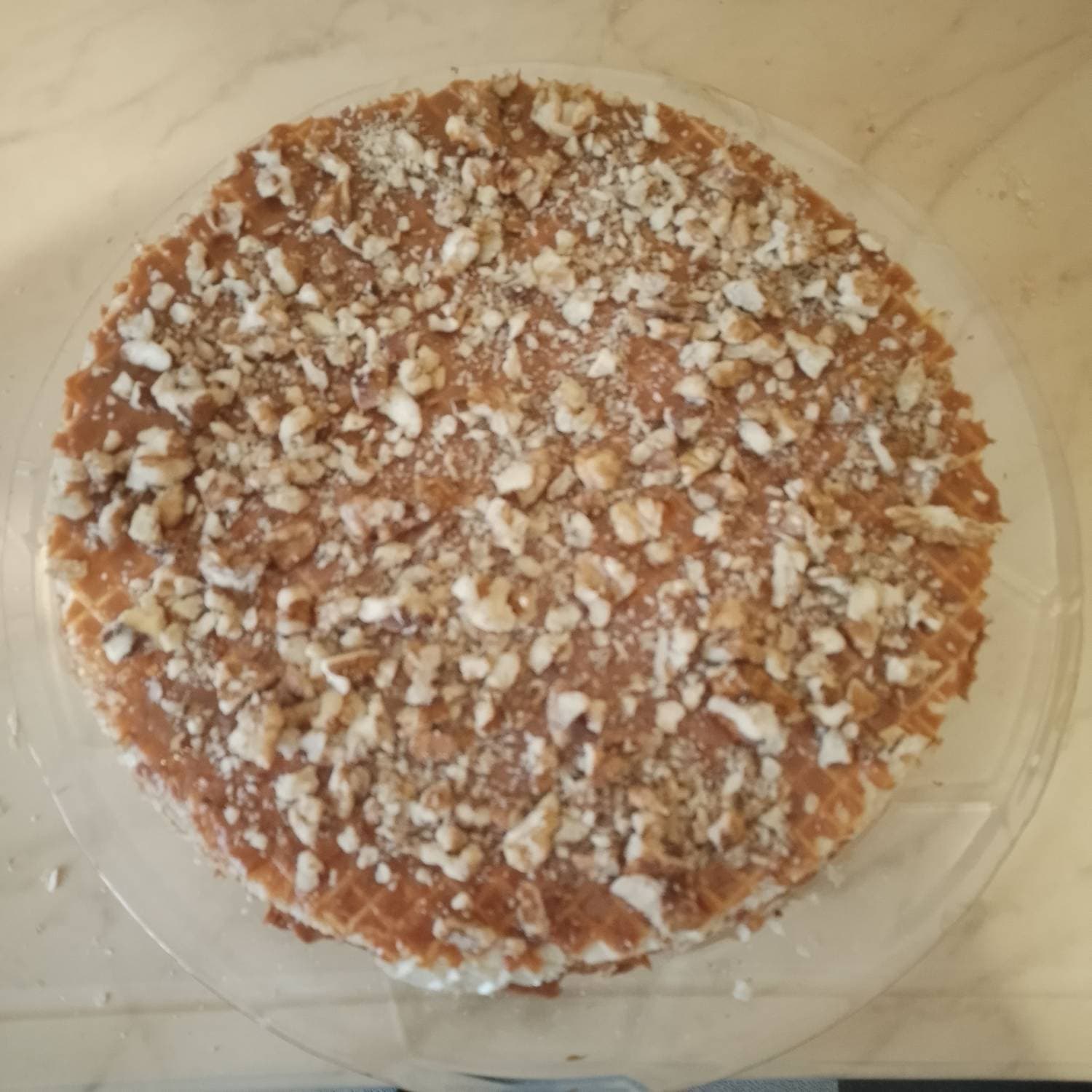 приготовил торт из детства, с вареной сгущенкой и грецким орехом ☺😊