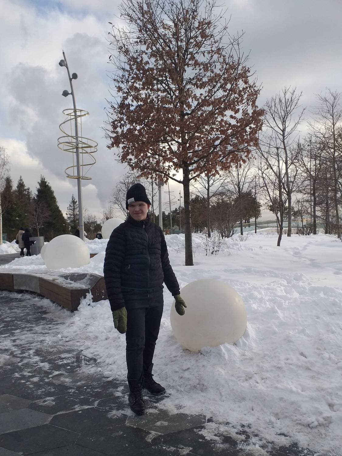 В парке ЗАРЯДЬЕ круглый год -* с ног сшибательно*!☃️ И. С.ТУРГЕНЕВ цитата :                                                         -Чем бы дитя не тешилось; лишь бы не плакало.
