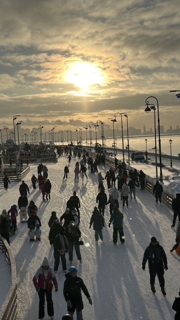 У нас традиция - 1го января ходить на каток ⛸️⛸️