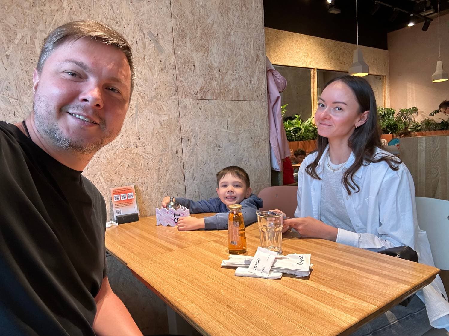 Добрый всем день! Мы в любимом месте, скучали по очень дешевой, но вкусной еде! Мы дома