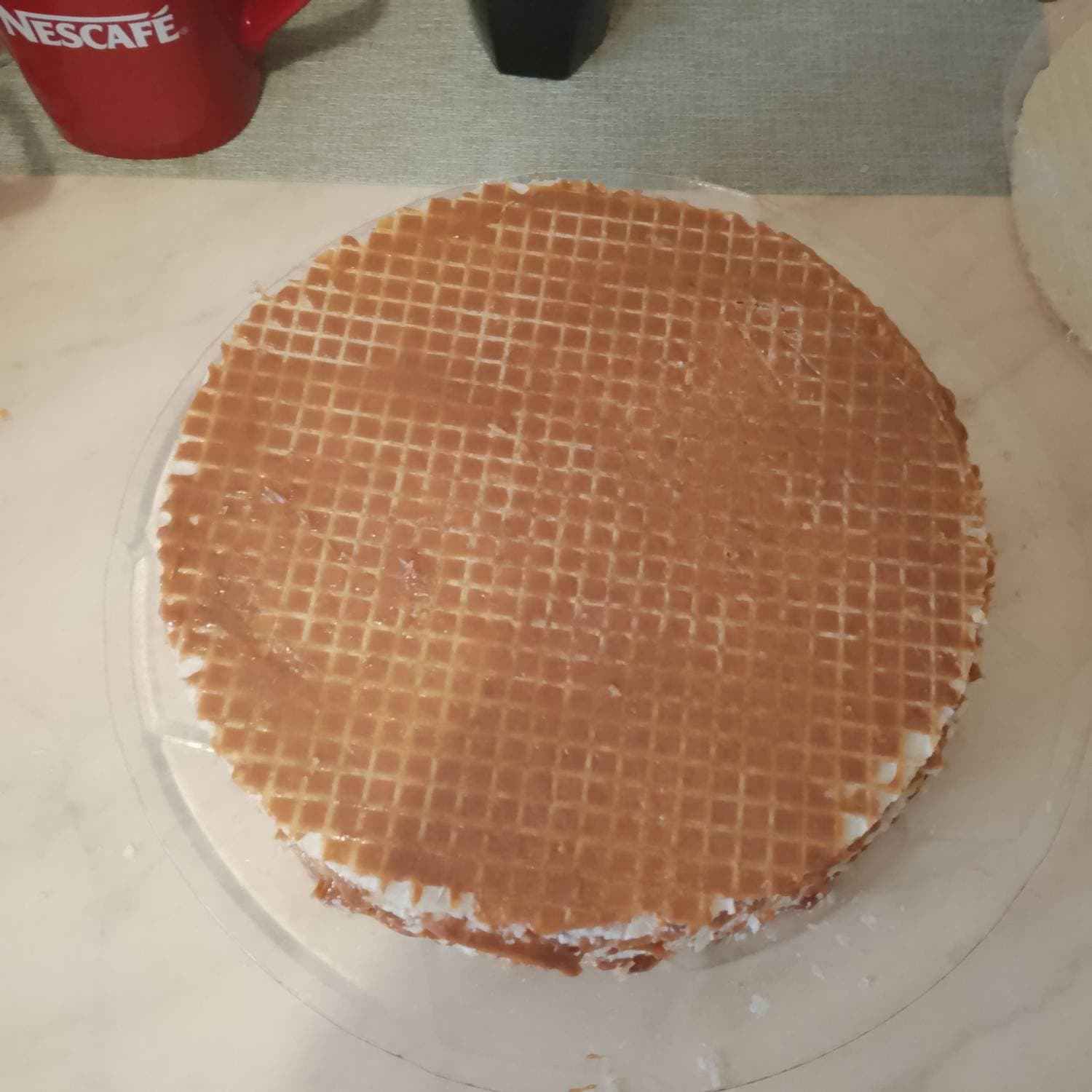приготовил торт из детства, с вареной сгущенкой и грецким орехом ☺😊