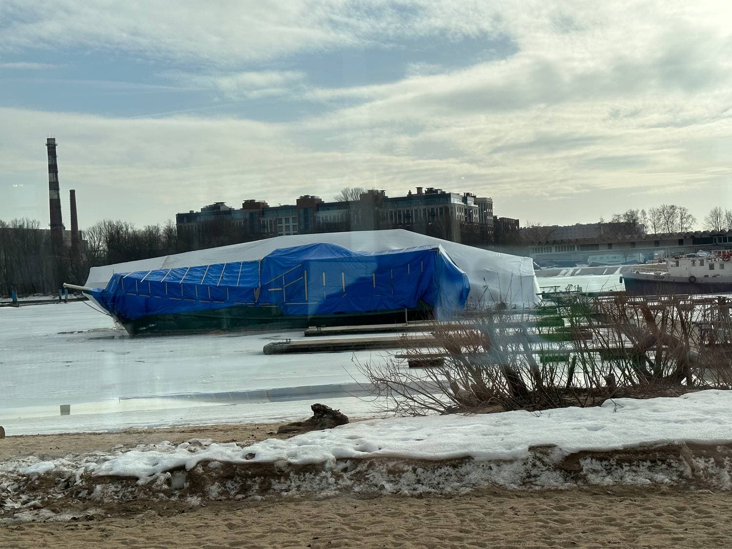 В Сандее не были, наверно полгода.)
