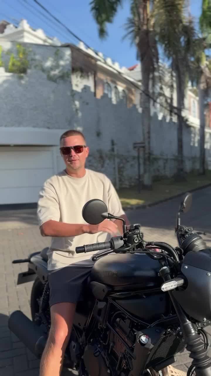 🏍️