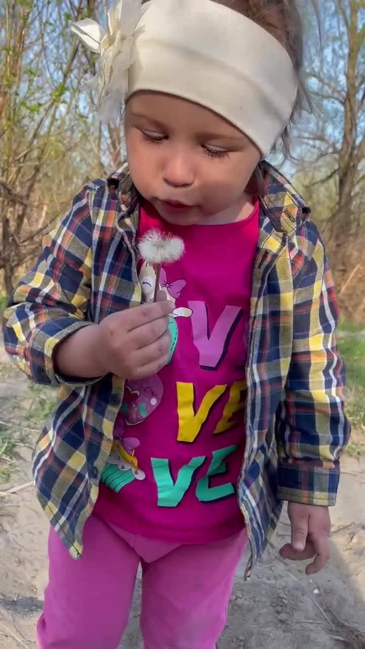 Сколько счастья от одного только одуванчика 😍

#скоролето #одуванчики
