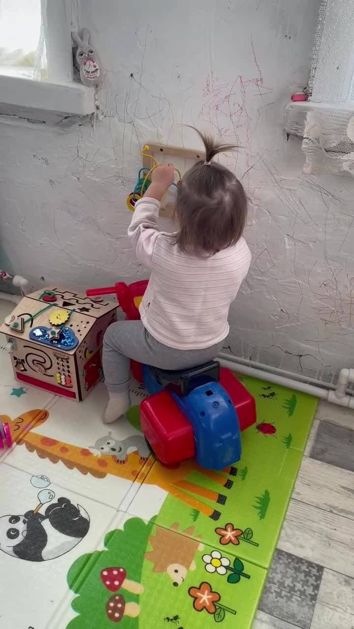 Жду варианты того что она сказала 😄😆
Хоть она уже достаточно много слов знает для своего возраста, я все равно не все еще понимаю 😜 

#семья #дети #доча #чтотоговорит