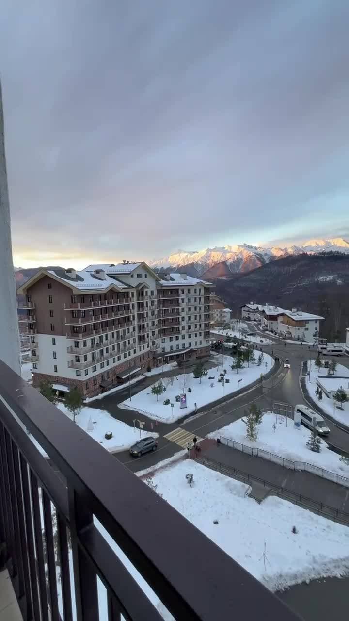 Вид из нашего окошка 🤩🏔️☀️