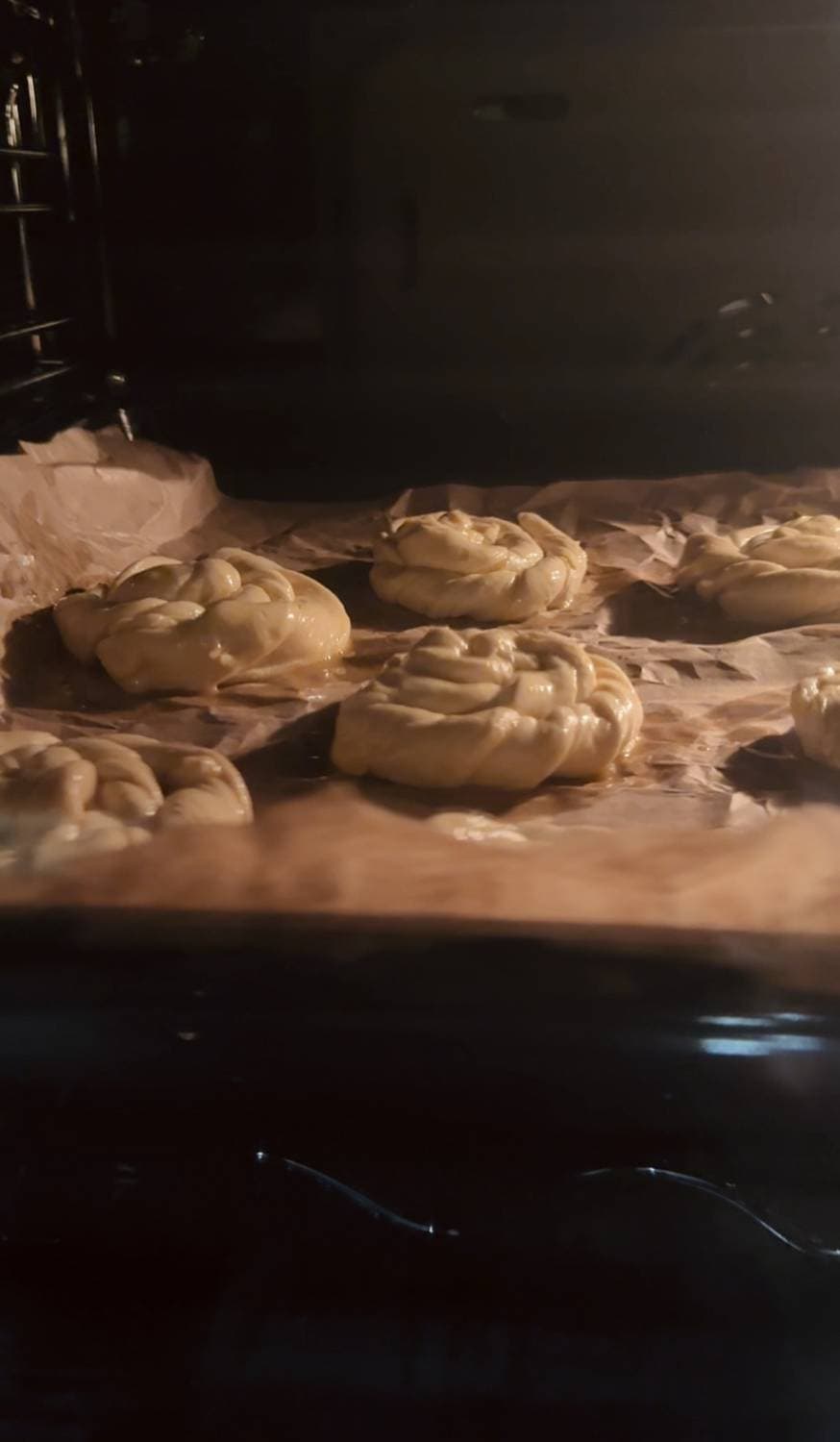 Пекутся булочки