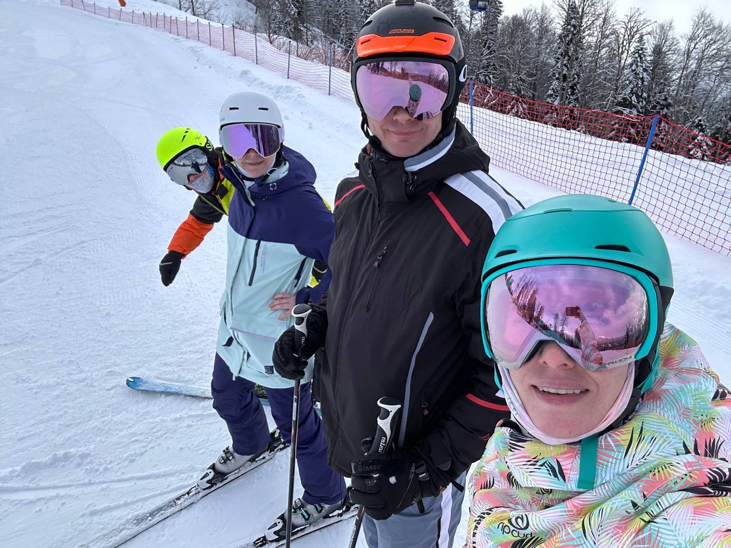 🙌🏼⛷️