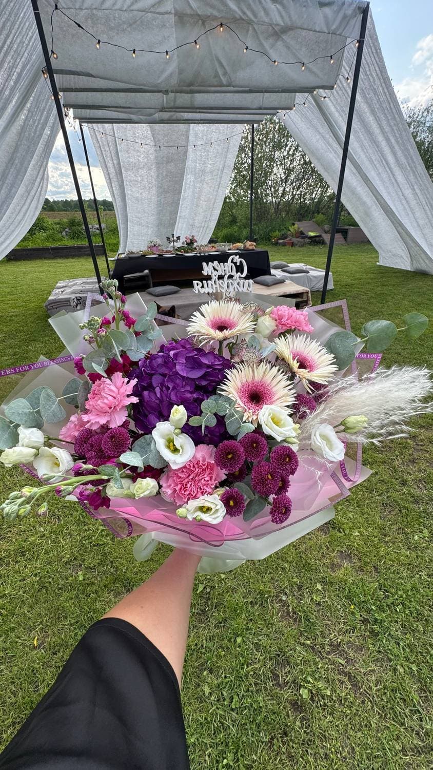 🎁🎂🥂🌸🥂🥳
