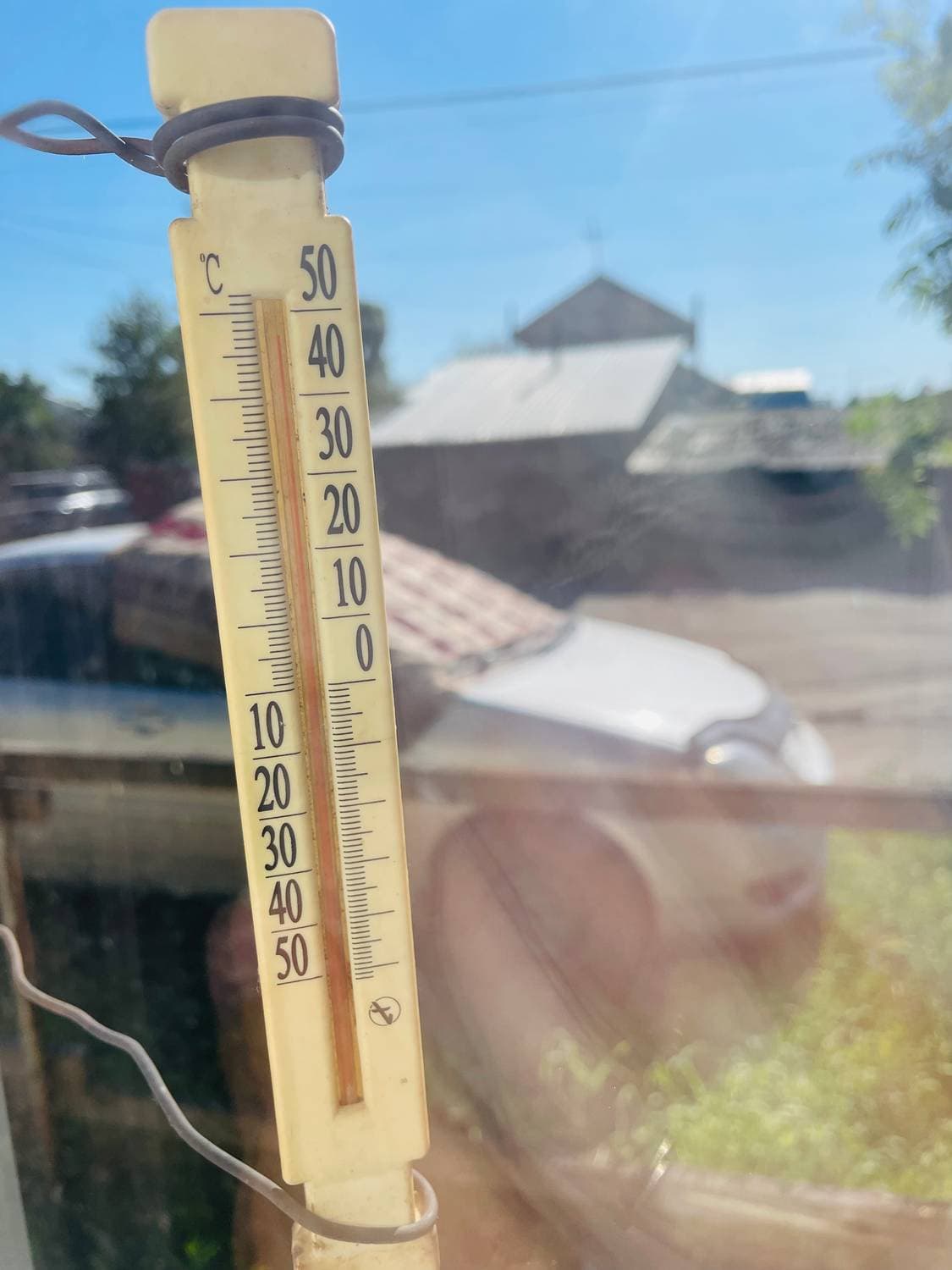 Две недели жары и адского пекла ☀️☀️☀️ из плюсов белье на улице очень быстро сохнет, вода везде прогрелась и можно купаться 🙃
Из минусов духота, невозможно даже в частном доме…