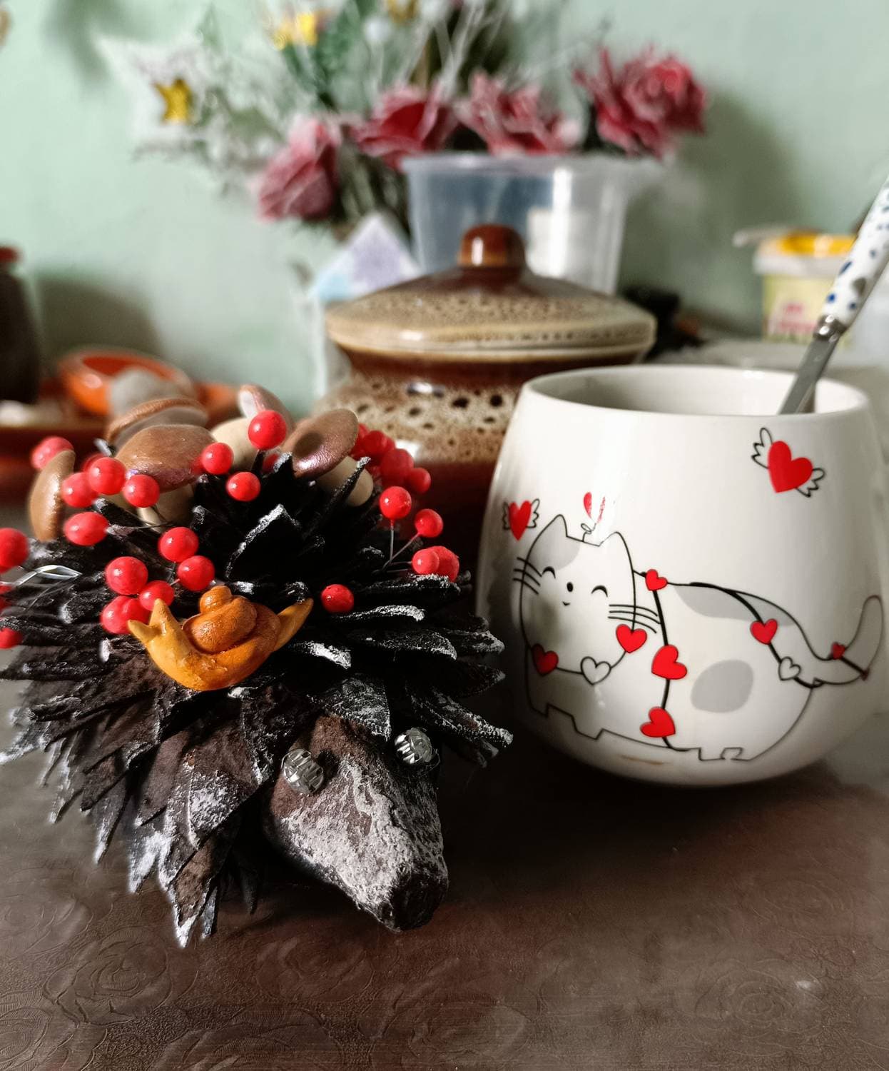 Доброго денёчка, любимые ❤️ А мне вчера дочь шикарную кружечку с котиком подарила! Ааа!!! Я так хотела эту кружечку! Но в наш фикс как всегда, если что-то и привезут... Но она нашла! И купила! Люблю свою семью, вы самые лучшие😍❤️😍