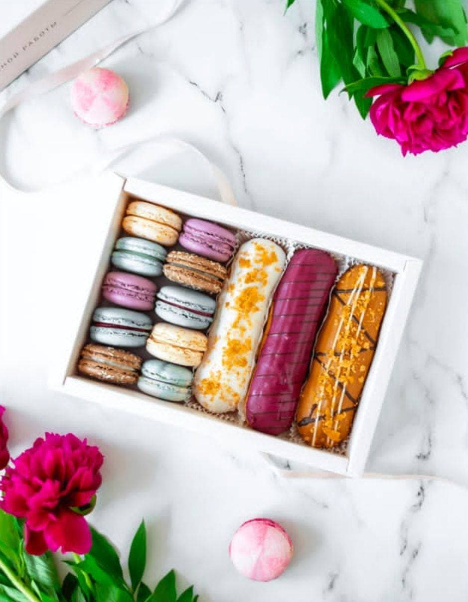 Добрый День, мои хорошие!
Поздравляю всех вас с Наступившим Годом Дракона и по Солнечному и по Лунному календарю, а ещё я вас поздравляю с первым месяцем Весны! 🌞👍
 По Китайской метафизике, которой, как вы знаете, я занимаюсь, да, в Феврале наступает новый год по энергиям природы. И новый год - новый цикл энергии наступает с приходом весны - Тигра. 
  Прошу прощения, за то, что вы меня не так часто видите, что я не так активно, как хотелось бы, но учеба в медицинском учреждении отнимает много времени и сил, а точнее съедает, как Поедающее Божество 😁 
8 февраля - в четверг я благополучно досрочно сдала медицинский английский на 5, и имею некоторое свободное время. Сейчас я довыложу прогнозы на год Дракона по остальным Зверькам и прогноз на первый месяц Тигра.
Вам желаю прекрасного настроения, удачи и Процветания ✨