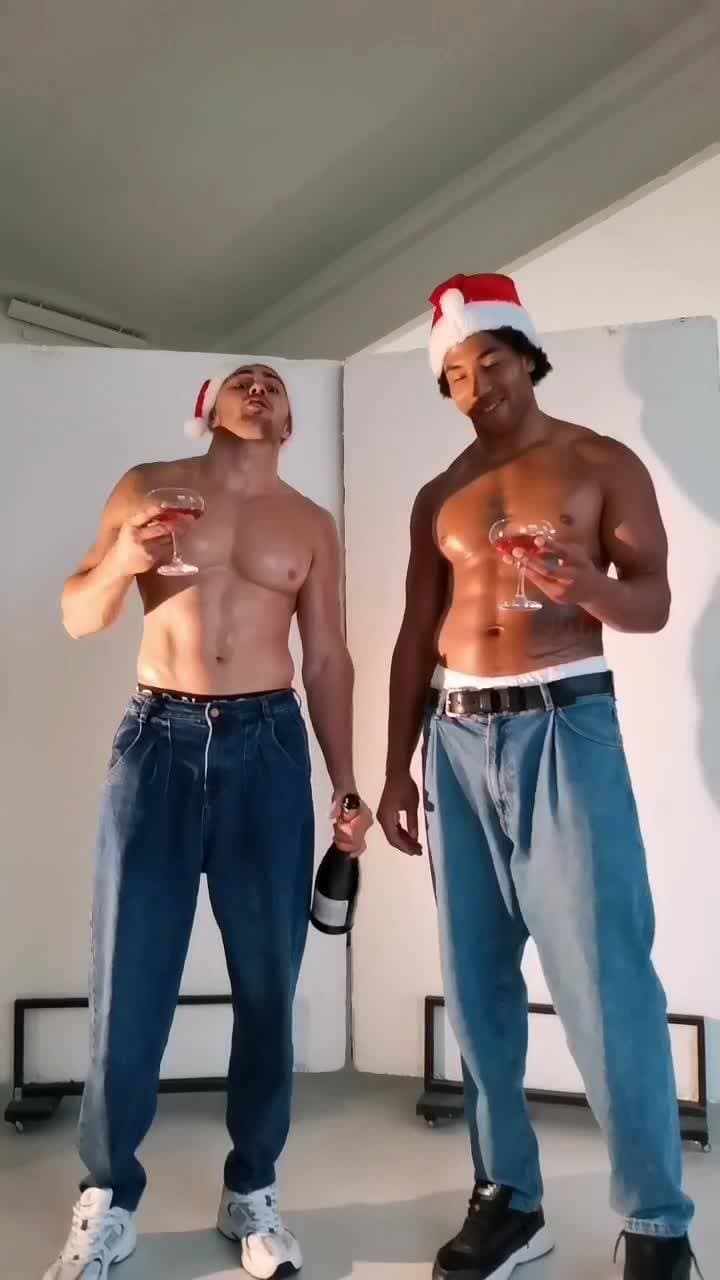Со старым Новым Годом! 🎅🎅🍾🥂🤩