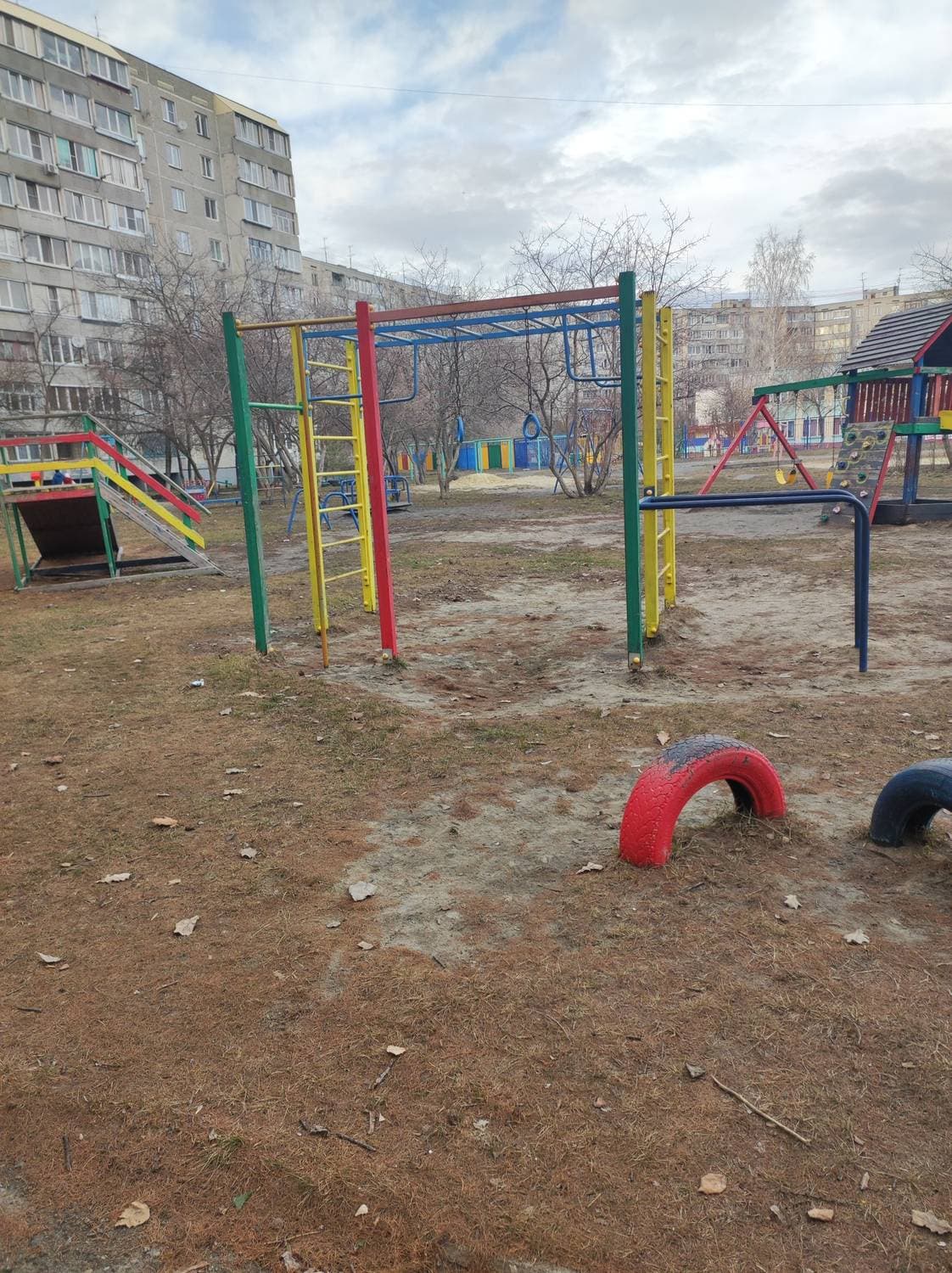 Детская площадка нашего дома