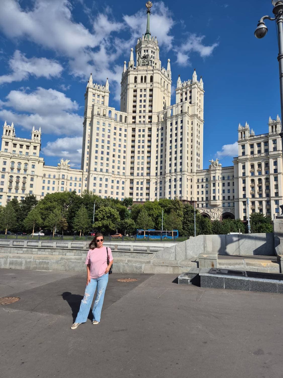 📍Москва , на фоне нашего дома