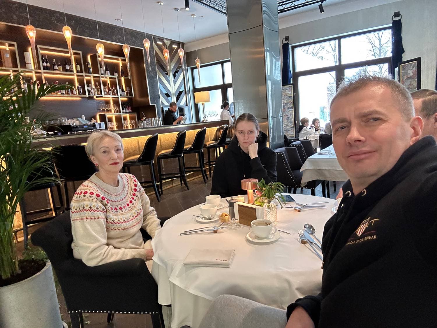 Первый завтрак в этом году.)