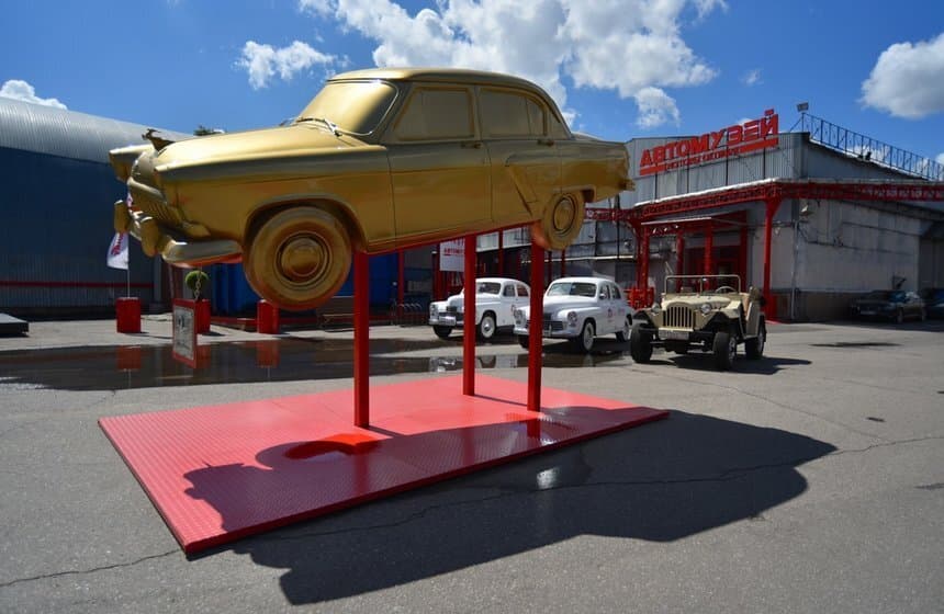 Автомузей «Моторы Октября»