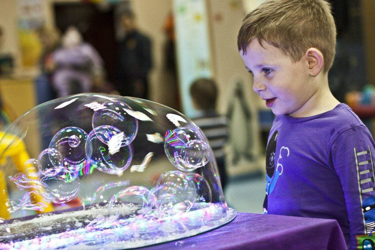 Шоу Мыльных Пузырей В Семейном Арт-Пространстве