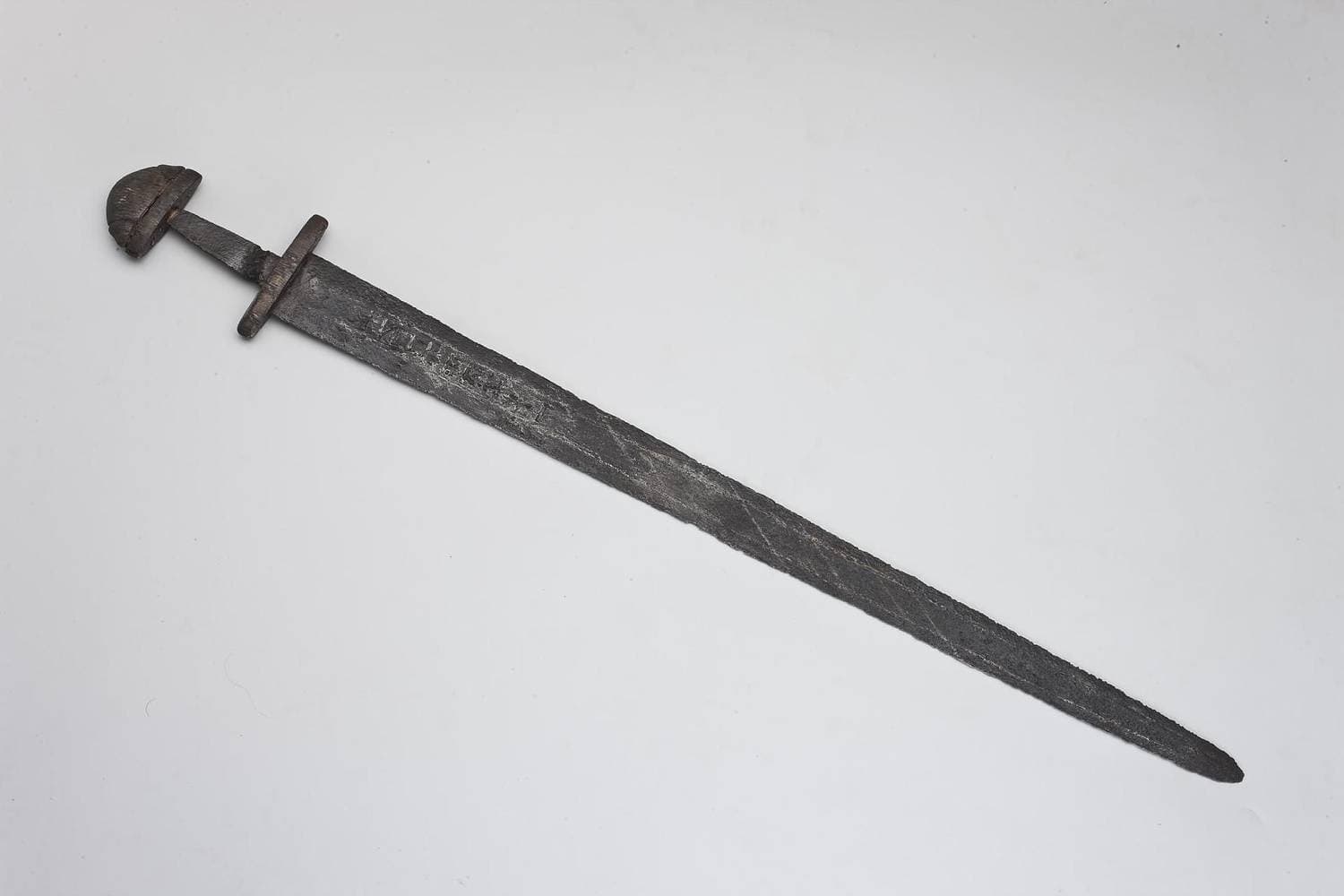 Коллекция Эрмитажа «Холодное Оружие Европы. Мечи»