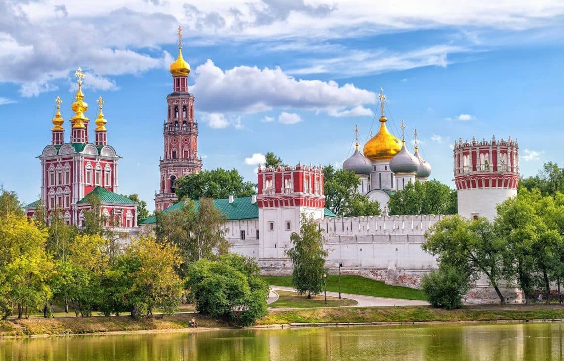 Новодевичий монастырь и его окрестности — фото 1