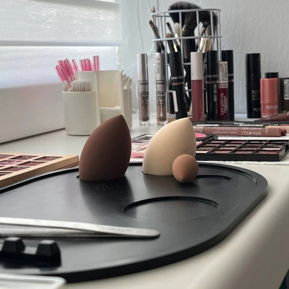 BEAUTY BAR
